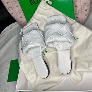 Women’s Bottega Veneta Sandal #Bottega #Chanel #LouisVuitton #LV #Summer2022